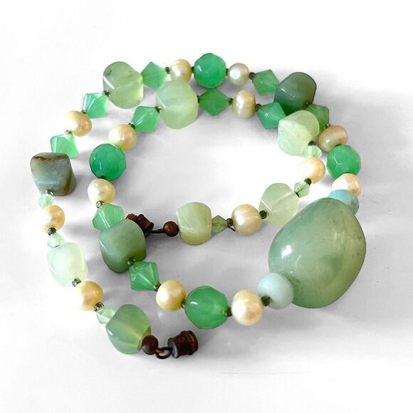 Vintage Jade & Freshwater Pearl Beaded Necklace - Picture 4 of 4